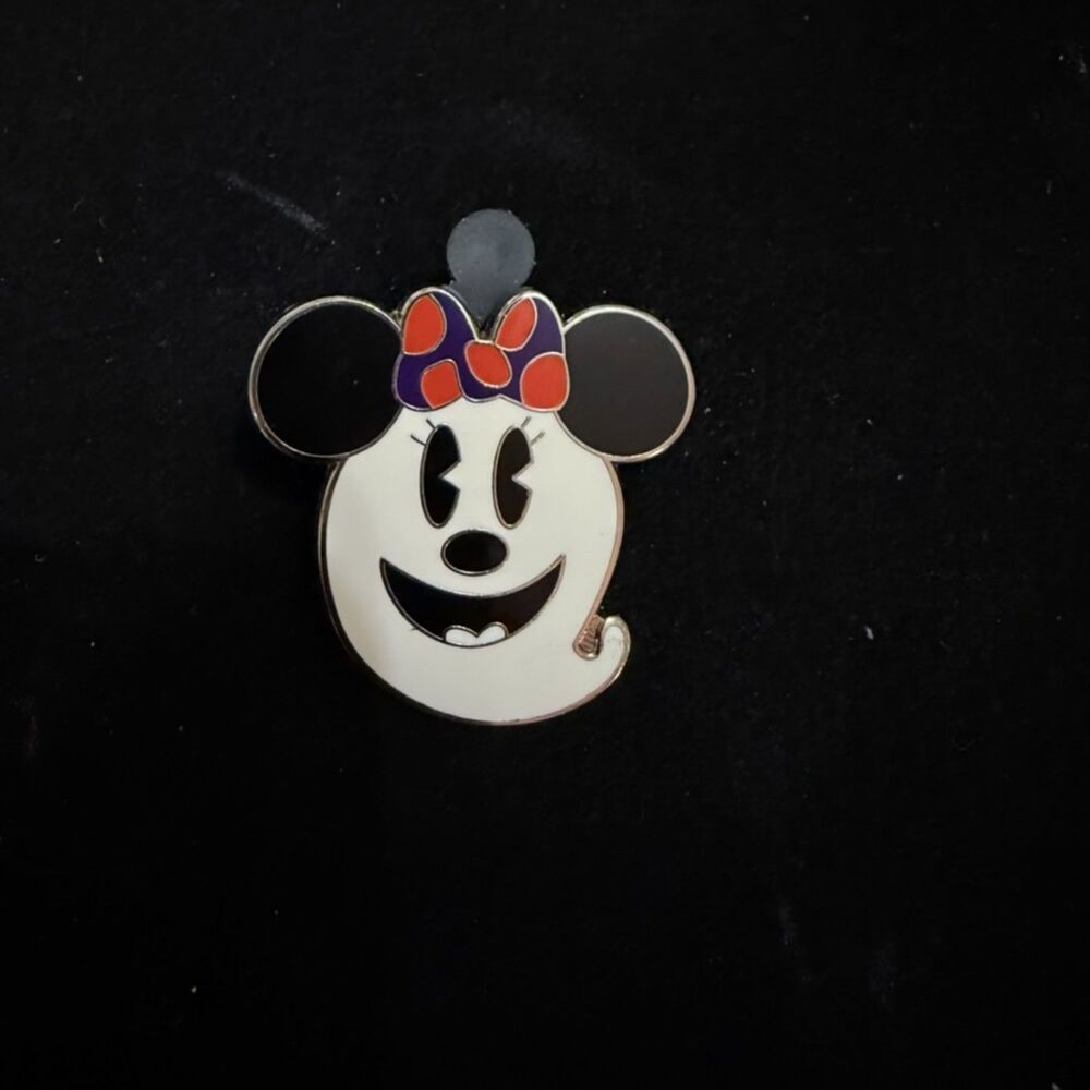 Disney Minnie Mouse Ghost Halloween Pin 2009 First Release